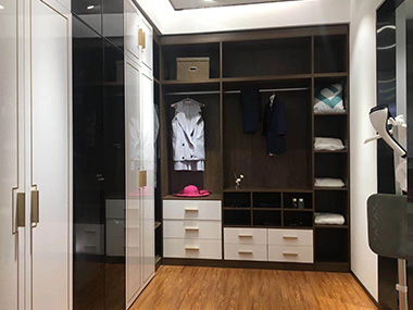 新中式衣帽间